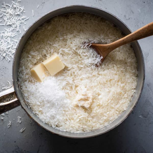 coconut rice making