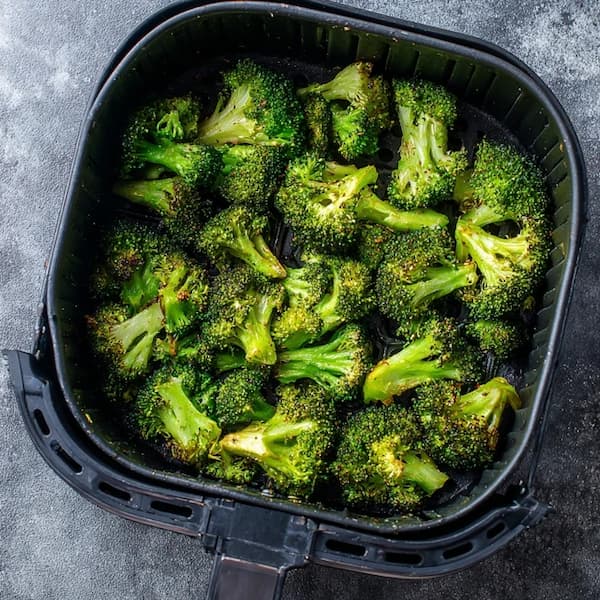air fryer broccoli in the air fryer