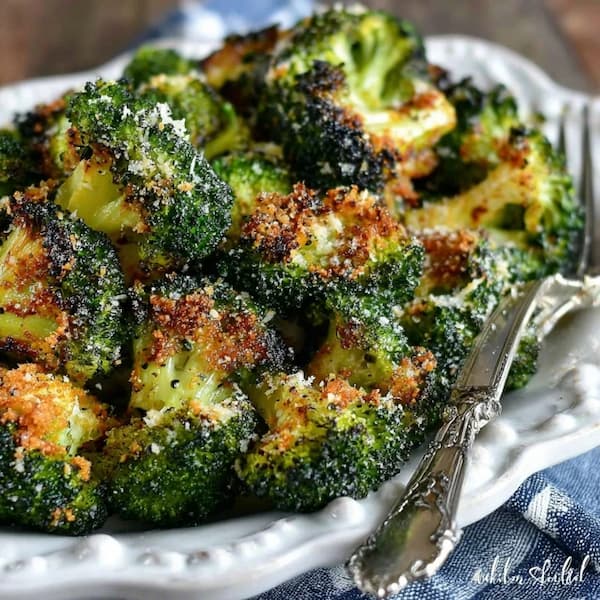 air fryer broccoli served