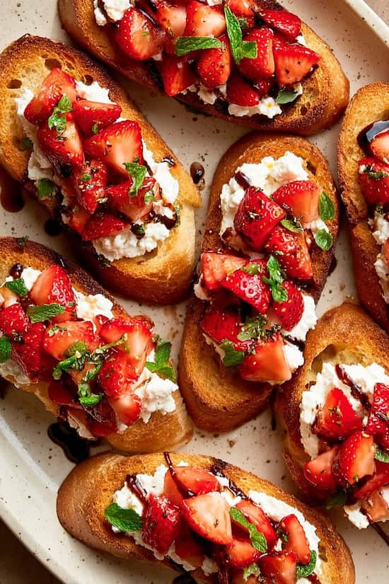 strawberry feta bruschetta