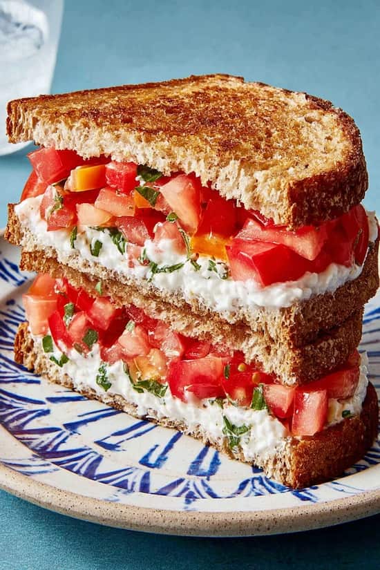 tomato sandwich